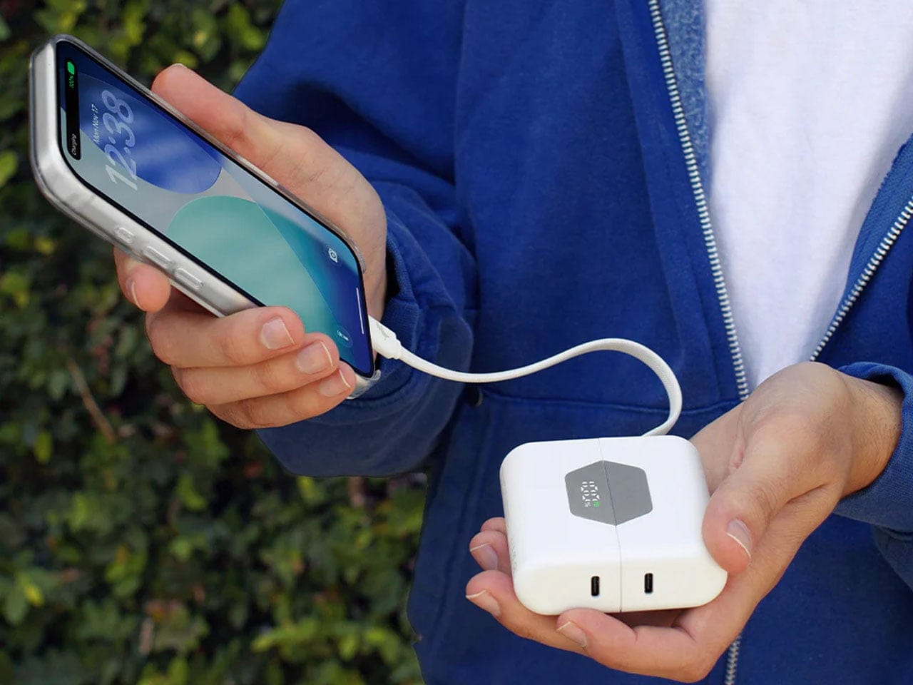 Nimble SharePower split magnetic power bank in translucent blue Liquid Crystal Edition